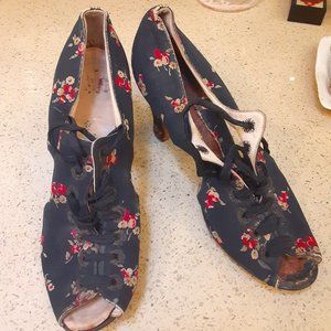 Vintage heeled shoes